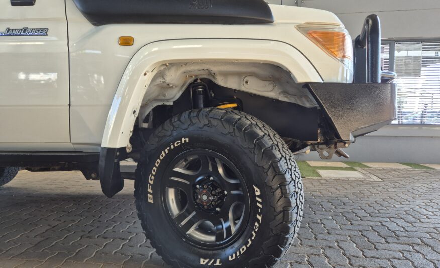 Toyota Land Cruiser 76 4.2D Station Wagon LX