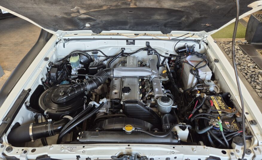 Toyota Land Cruiser 76 4.2D Station Wagon LX