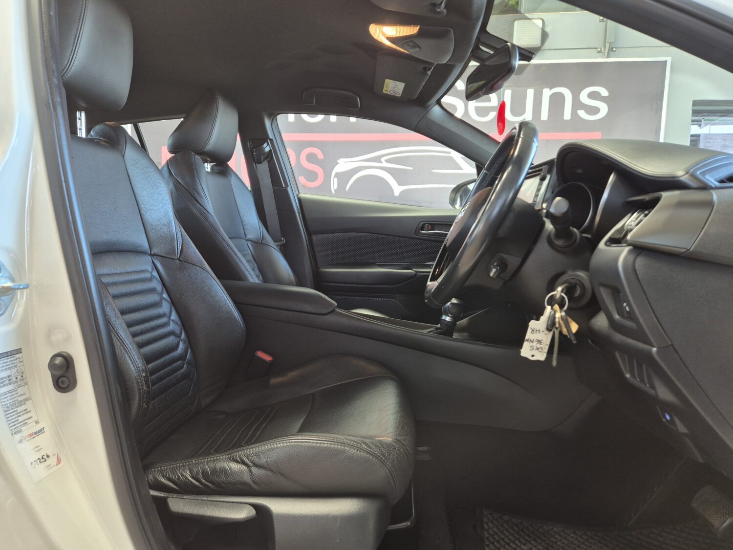 Toyota C-HR 1.2T Plus Auto