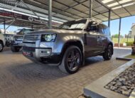 Land Rover Defender 110 D240 X-Dynamic SE