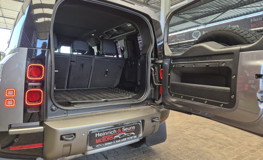 Land Rover Defender 110 D240 X-Dynamic SE