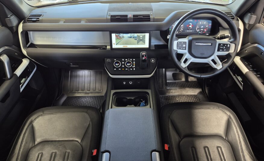 Land Rover Defender 110 D240 X-Dynamic SE