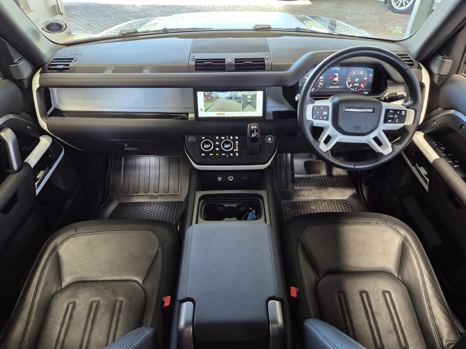 Land Rover Defender 110 D240 X-Dynamic SE