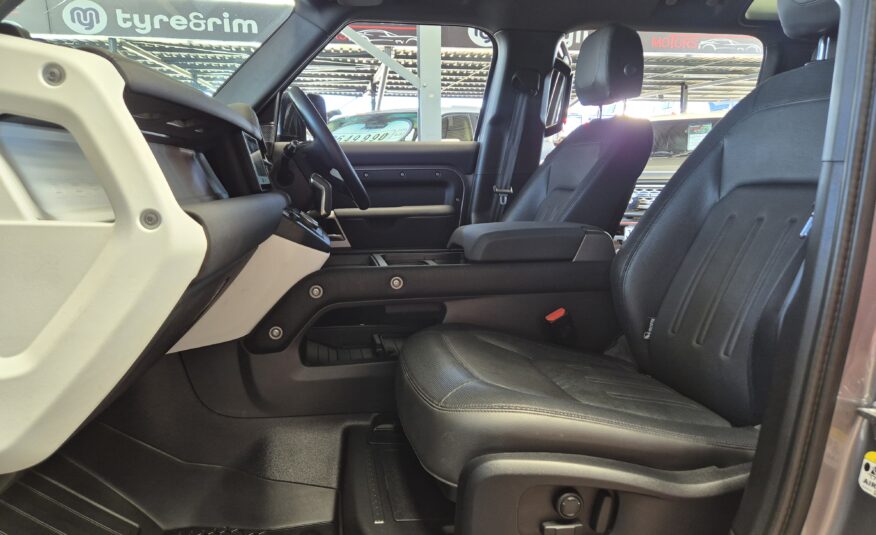 Land Rover Defender 110 D240 X-Dynamic SE
