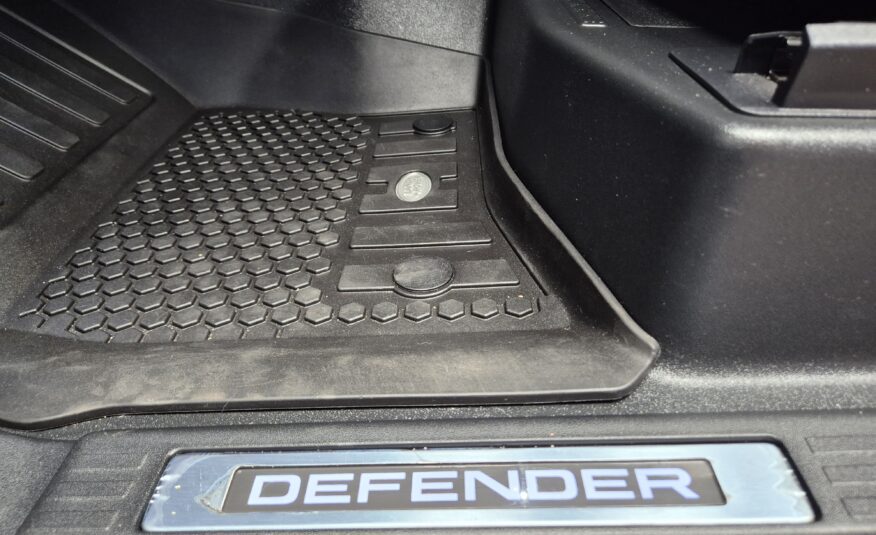 Land Rover Defender 110 D240 X-Dynamic SE