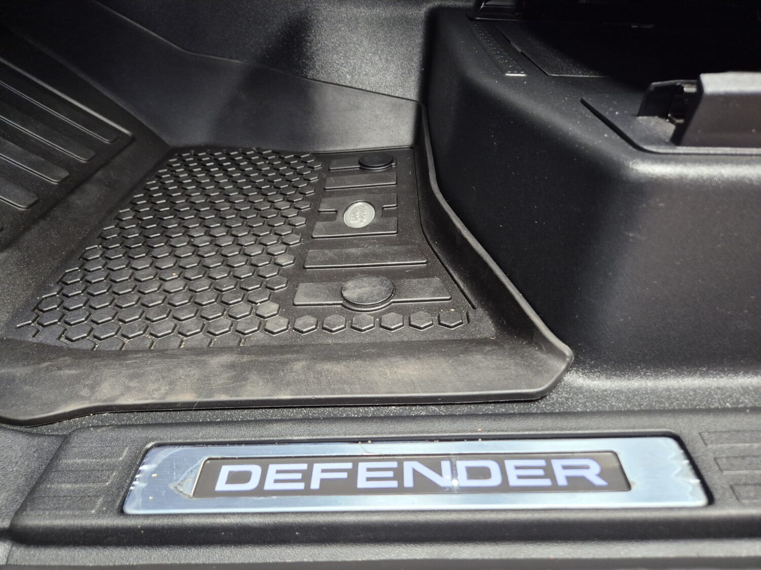 Land Rover Defender 110 D240 X-Dynamic SE