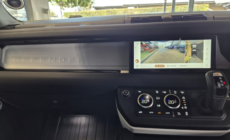 Land Rover Defender 110 D240 X-Dynamic SE