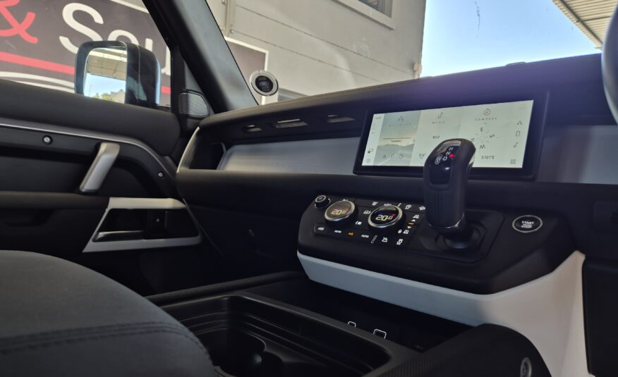 Land Rover Defender 110 D240 X-Dynamic SE