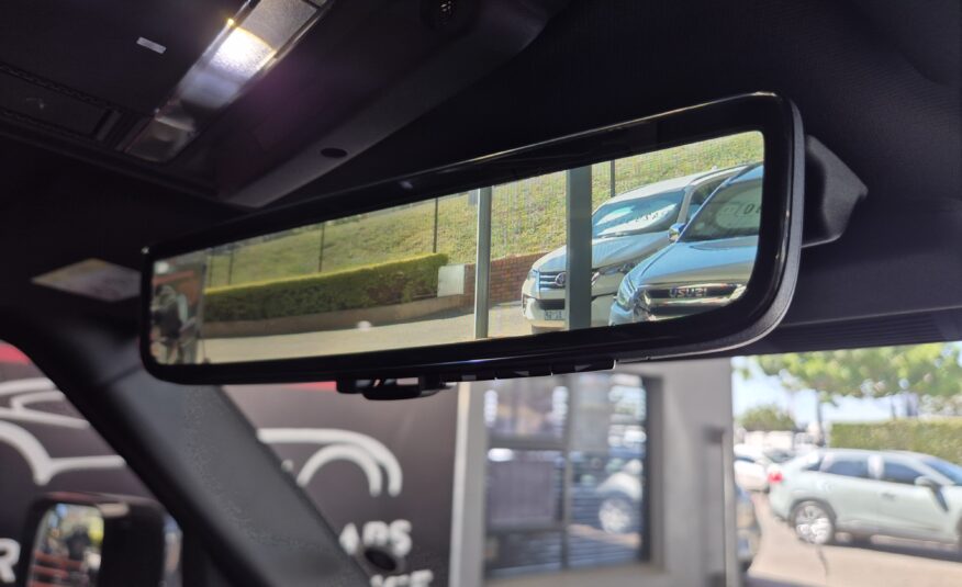 Land Rover Defender 110 D240 X-Dynamic SE