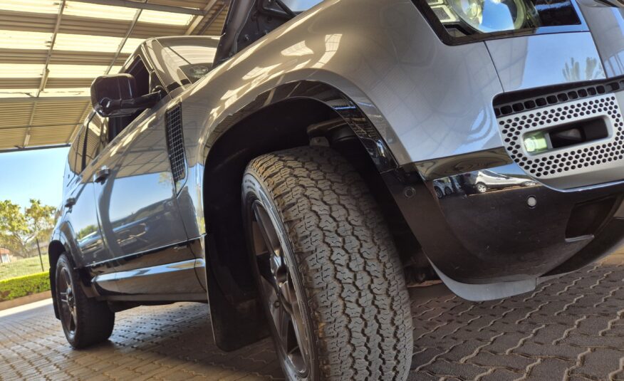 Land Rover Defender 110 D240 X-Dynamic SE