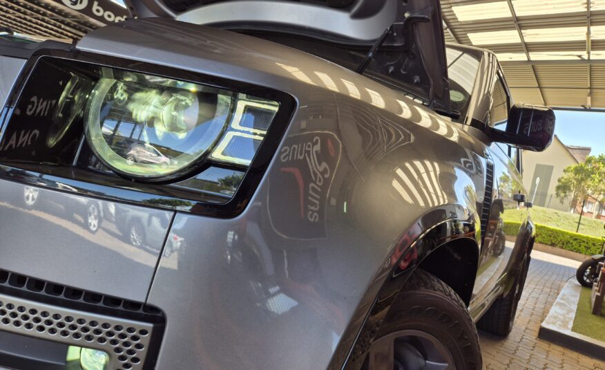 Land Rover Defender 110 D240 X-Dynamic SE