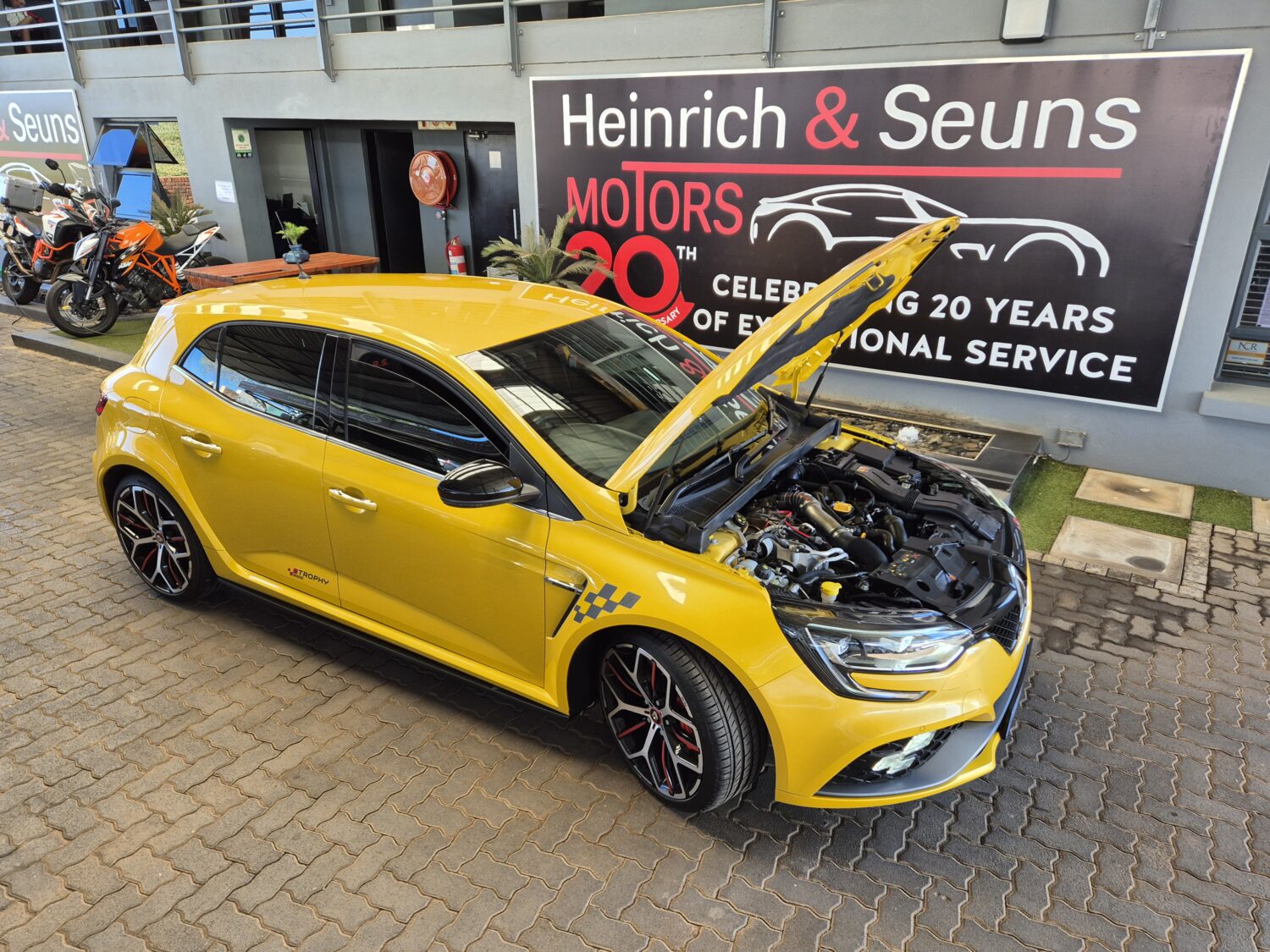 Renault Megane RS 300 Trophy 4 control