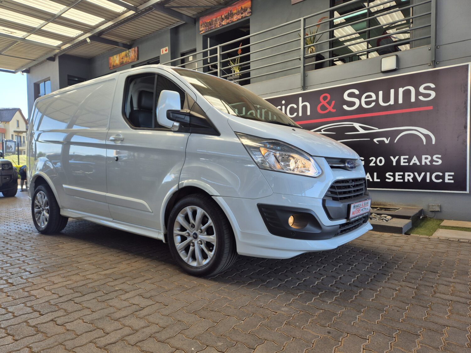 Ford Transit Custom Panel Van 2.2TDCi 114kW SWB Sport