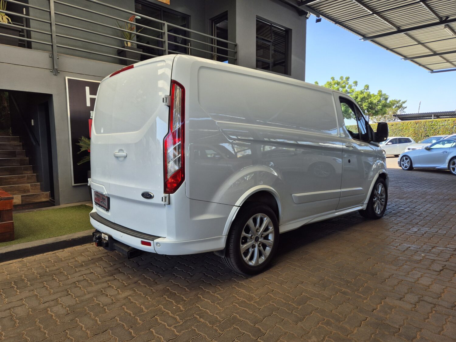 Ford Transit Custom Panel Van 2.2TDCi 114kW SWB Sport