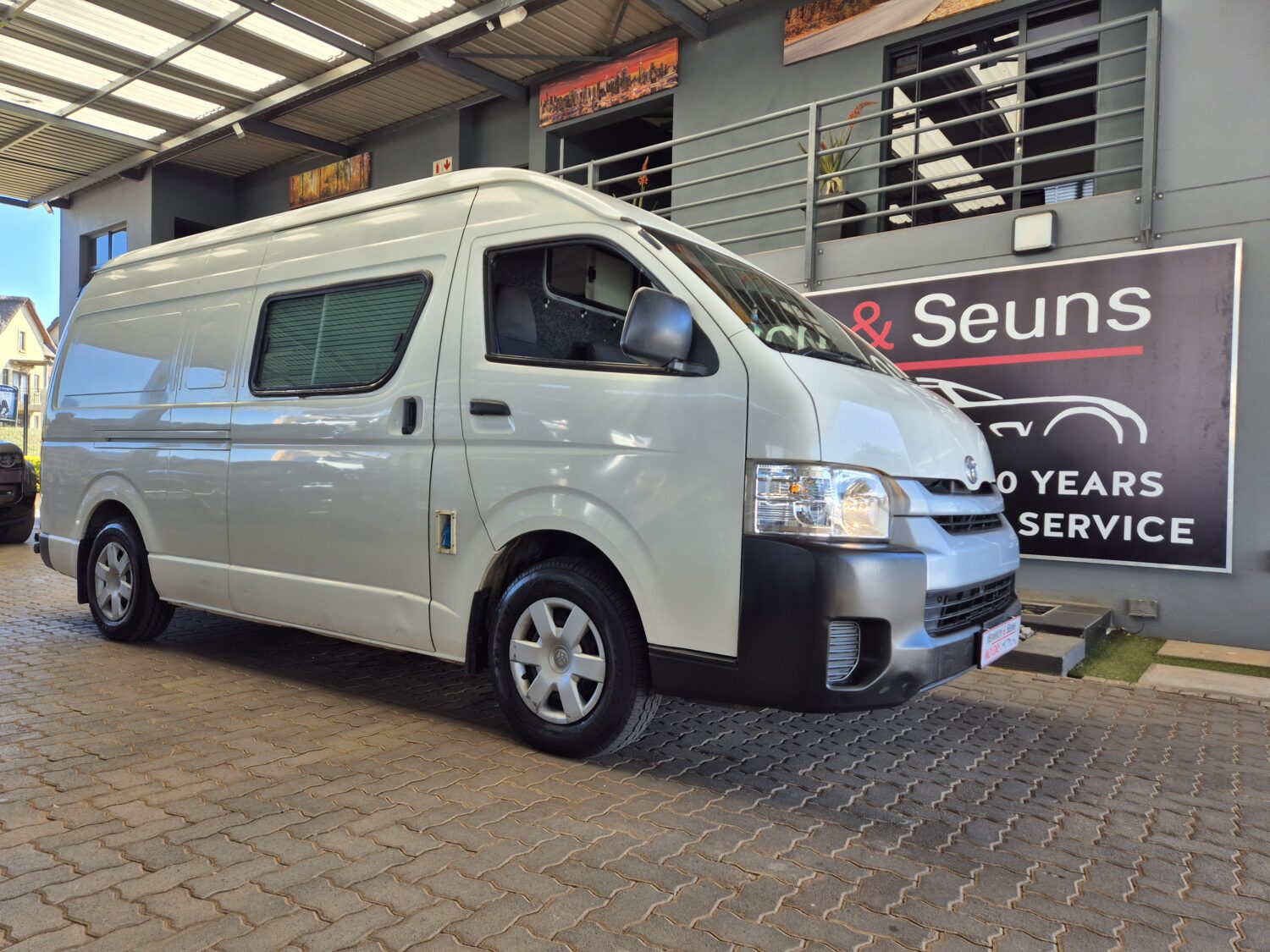 Toyota Quantum 2.5D-4D S-Long Panel Van