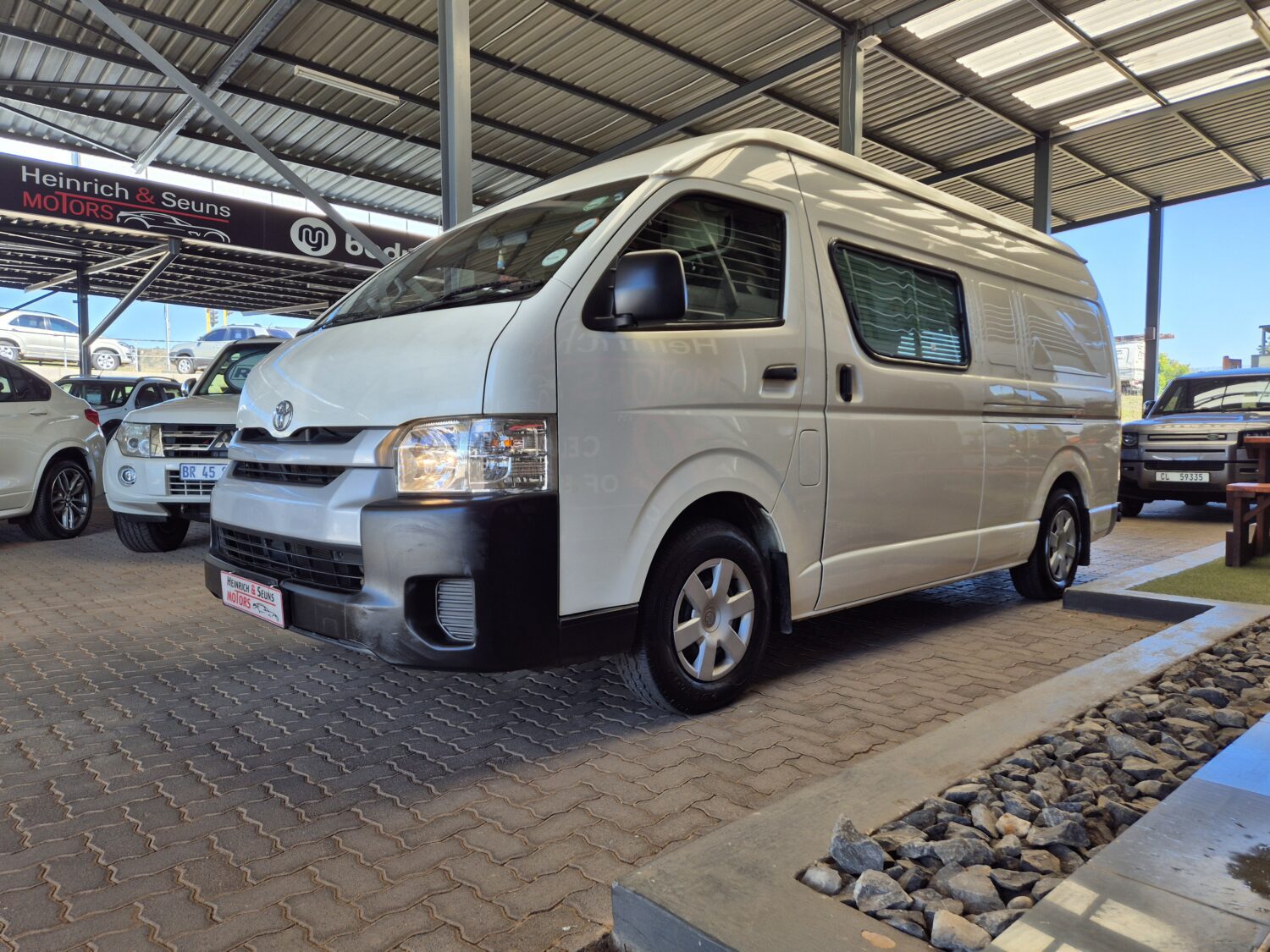 Toyota Quantum 2.5D-4D S-Long Panel Van