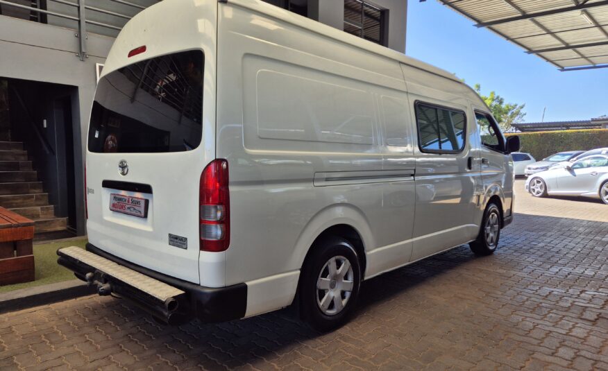 Toyota Quantum 2.5D-4D S-Long Panel Van