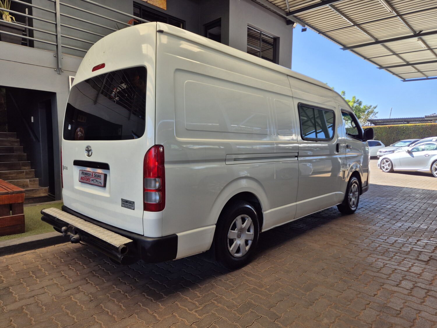 Toyota Quantum 2.5D-4D S-Long Panel Van