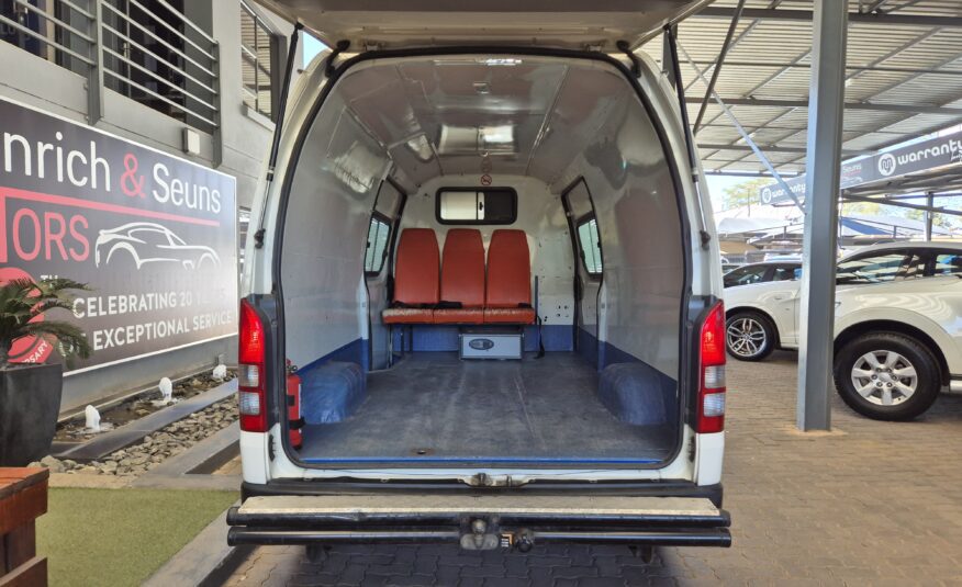 Toyota Quantum 2.5D-4D S-Long Panel Van