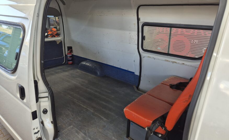 Toyota Quantum 2.5D-4D S-Long Panel Van