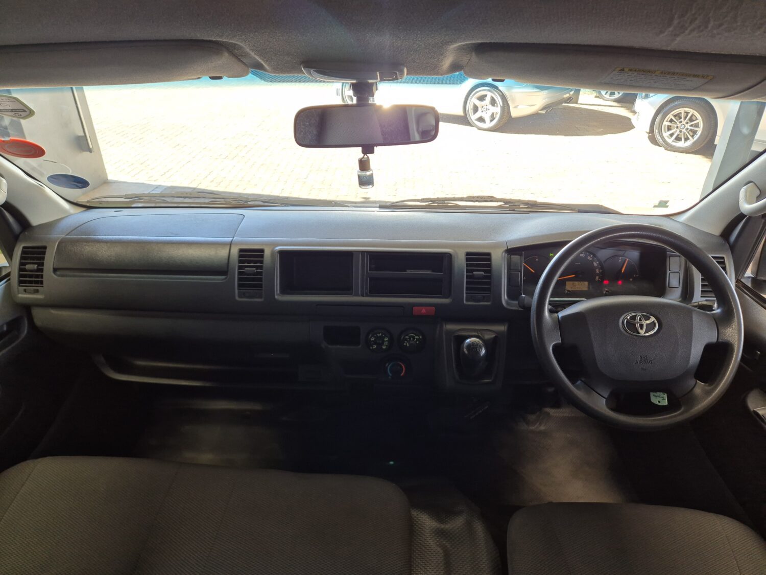 Toyota Quantum 2.5D-4D S-Long Panel Van