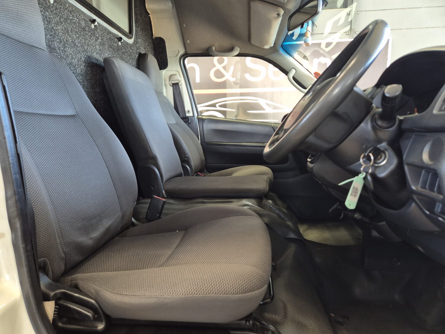 Toyota Quantum 2.5D-4D S-Long Panel Van