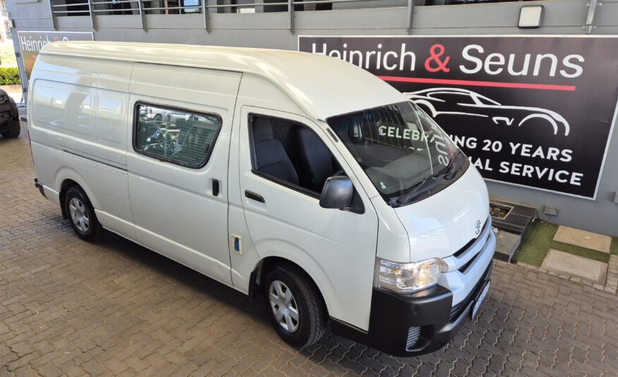 Toyota Quantum 2.5D-4D S-Long Panel Van