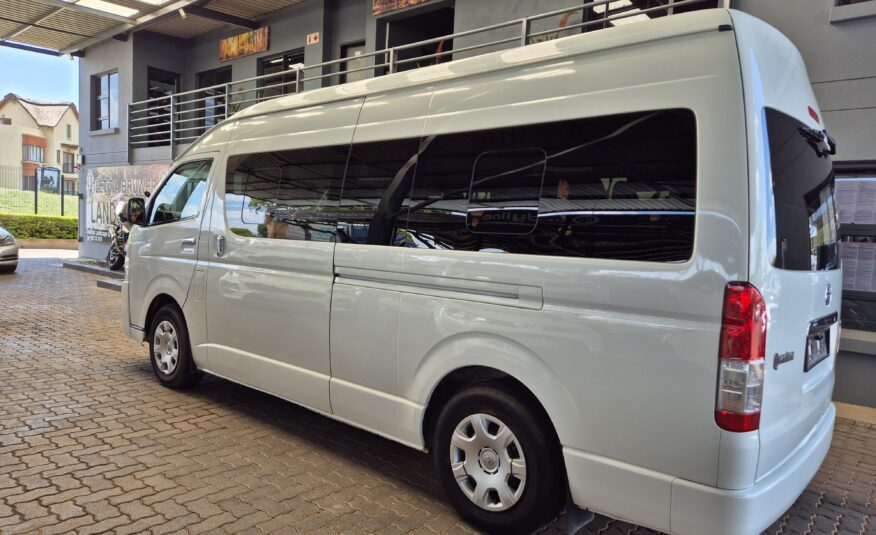 Toyota Quantum 2.5D-4D GL 14-Seater Bus