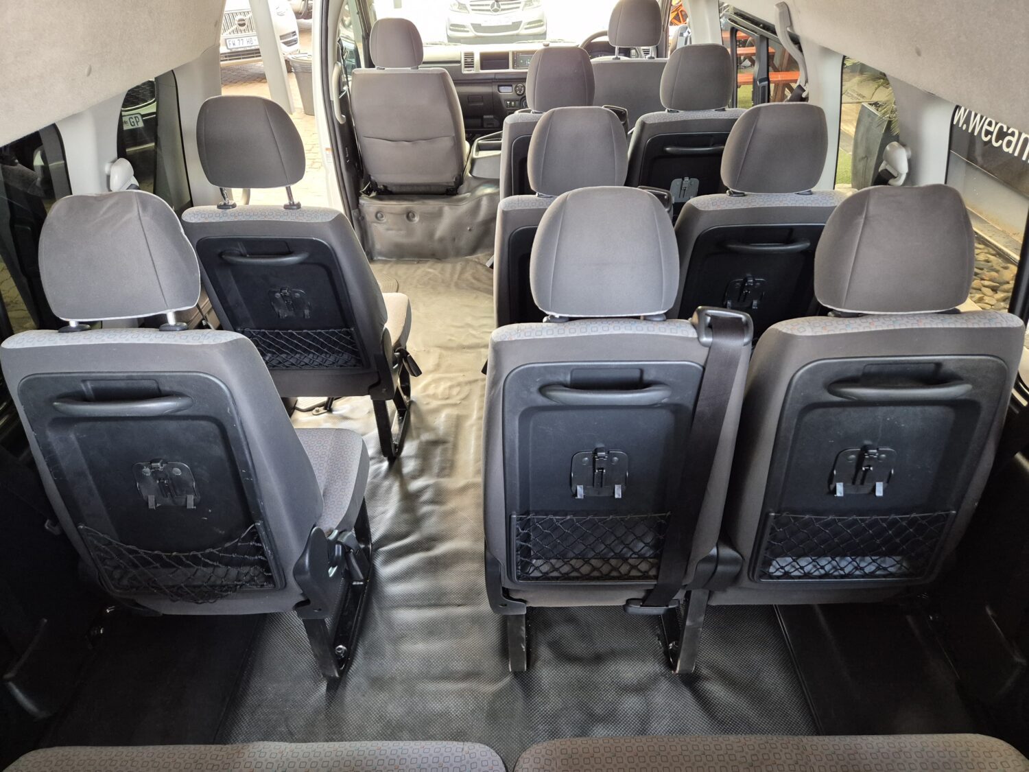 Toyota Quantum 2.5D-4D GL 14-Seater Bus