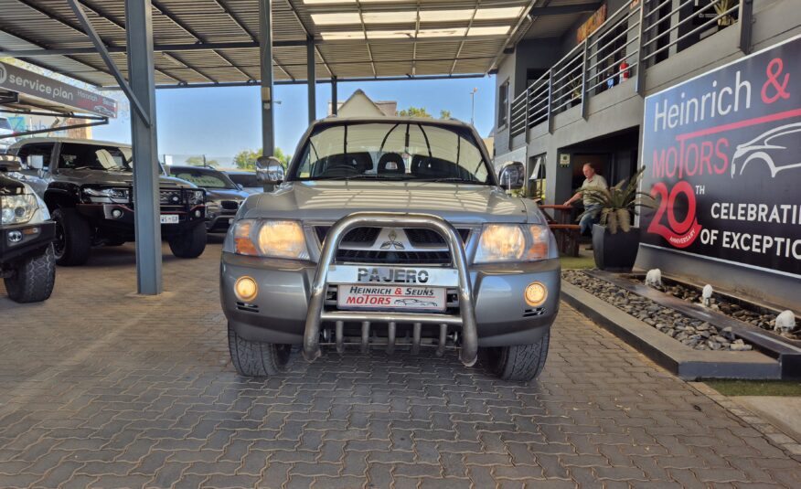 Mitsubishi Pajero 3-Door 3.8 GLS