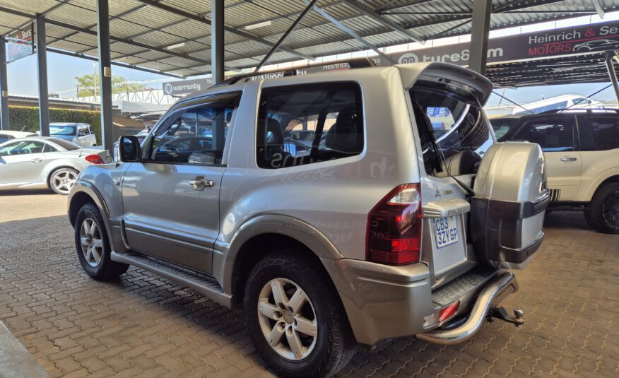 Mitsubishi Pajero 3-Door 3.8 GLS