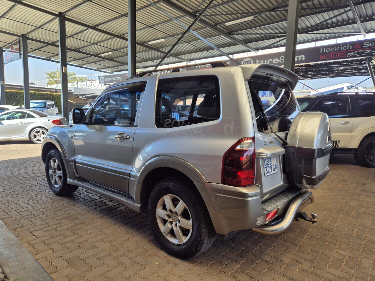 Mitsubishi Pajero 3-Door 3.8 GLS
