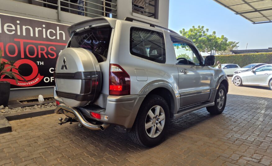 Mitsubishi Pajero 3-Door 3.8 GLS