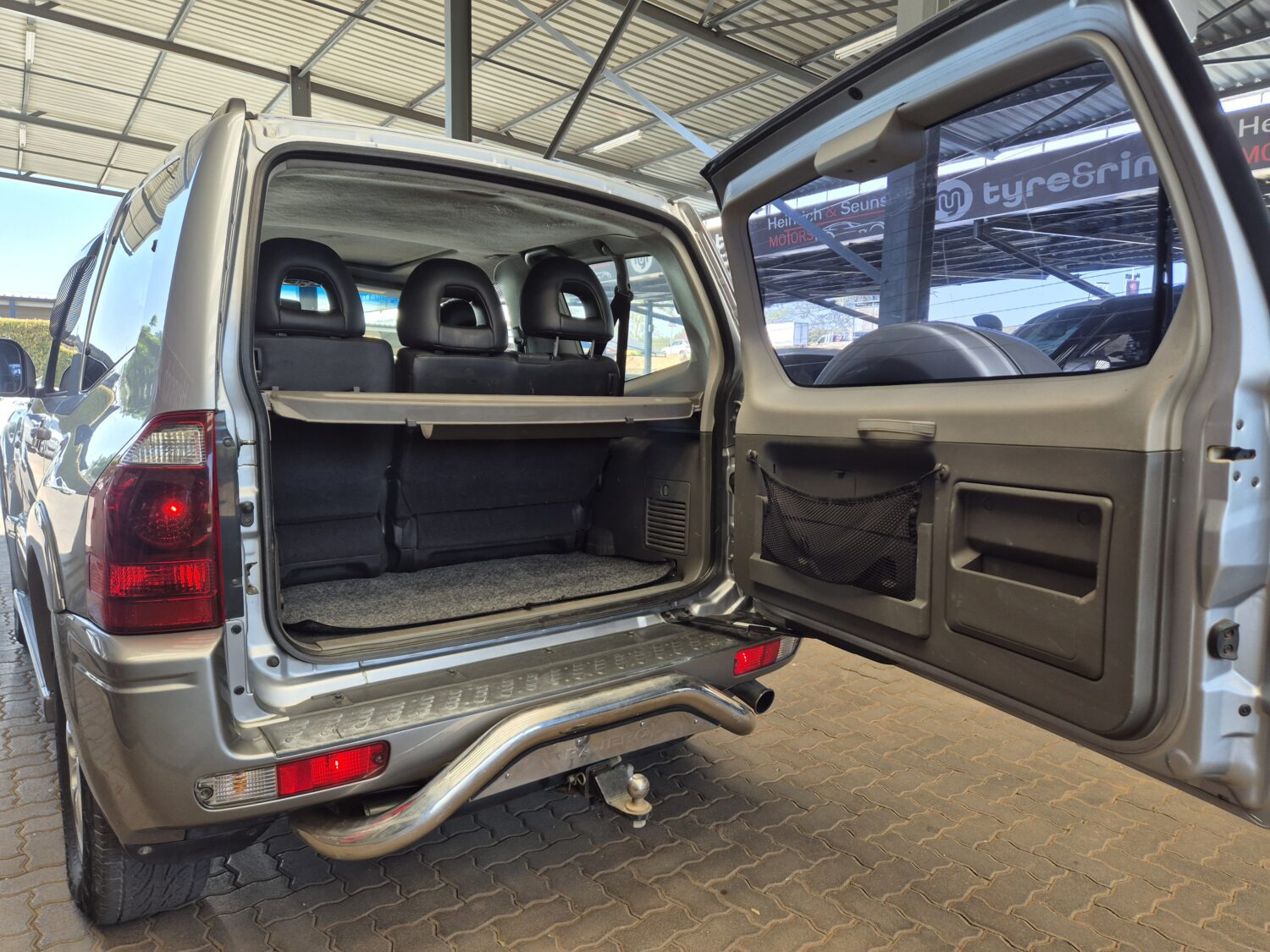 Mitsubishi Pajero 3-Door 3.8 GLS