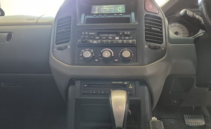 Mitsubishi Pajero 3-Door 3.8 GLS