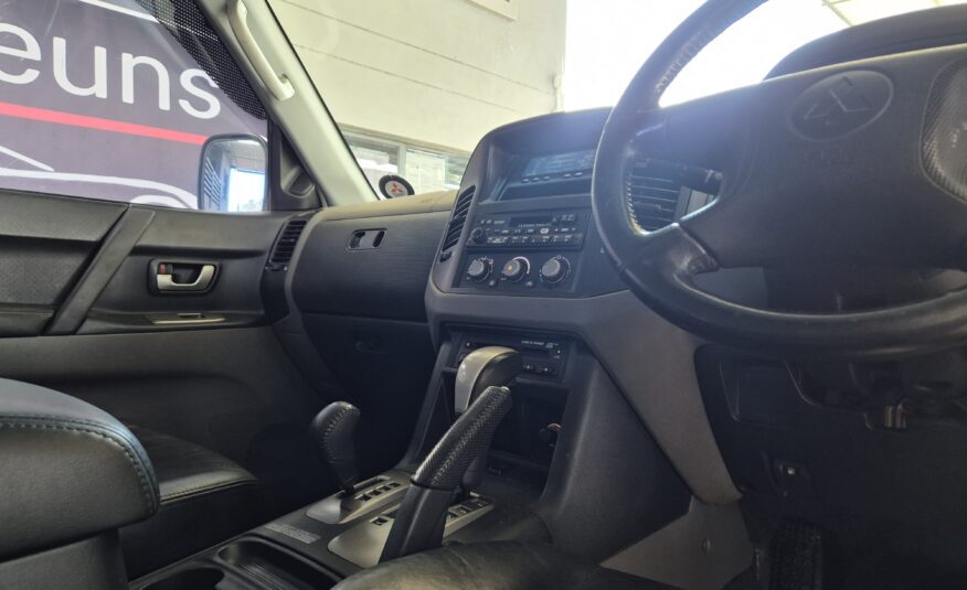 Mitsubishi Pajero 3-Door 3.8 GLS