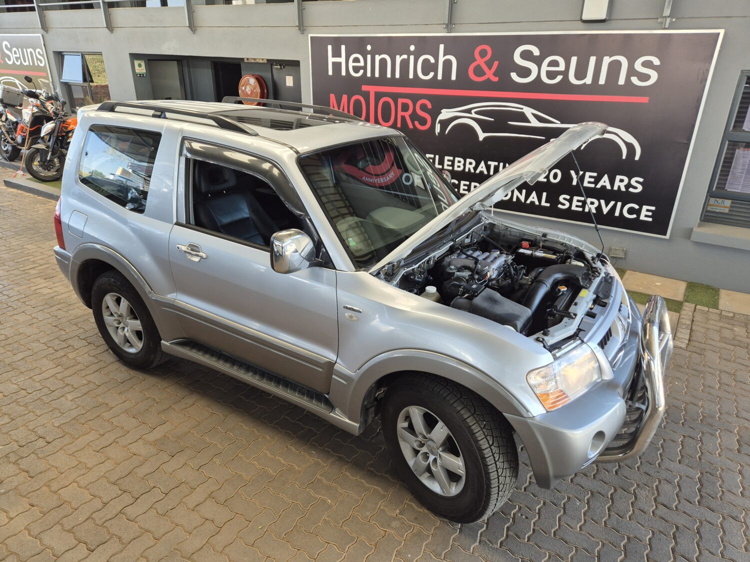 Mitsubishi Pajero 3-Door 3.8 GLS