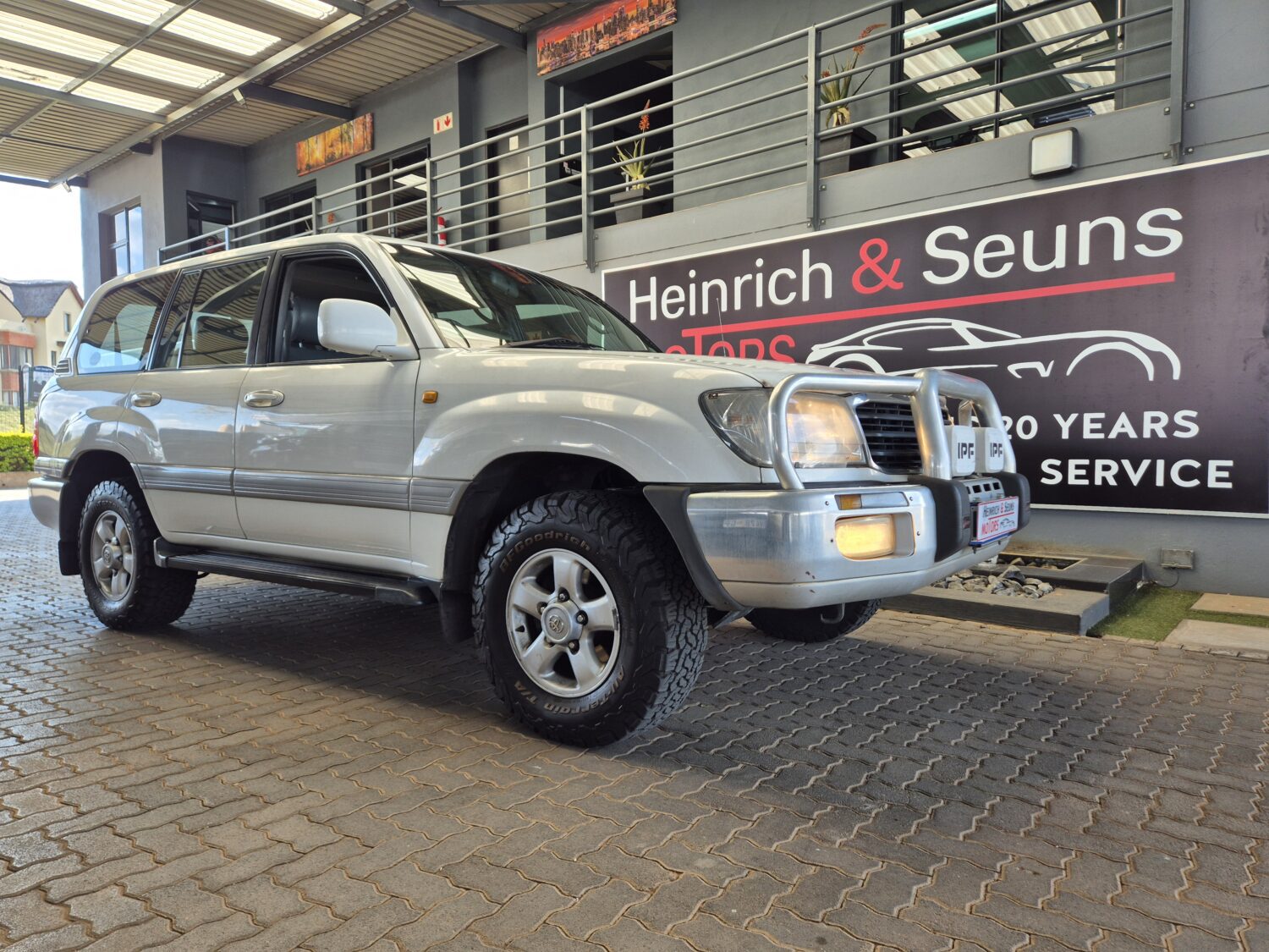 Toyota Land Cruiser 100 4.7 V8 VX Auto