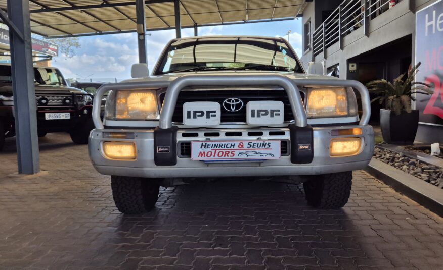 Toyota Land Cruiser 100 4.7 V8 VX Auto