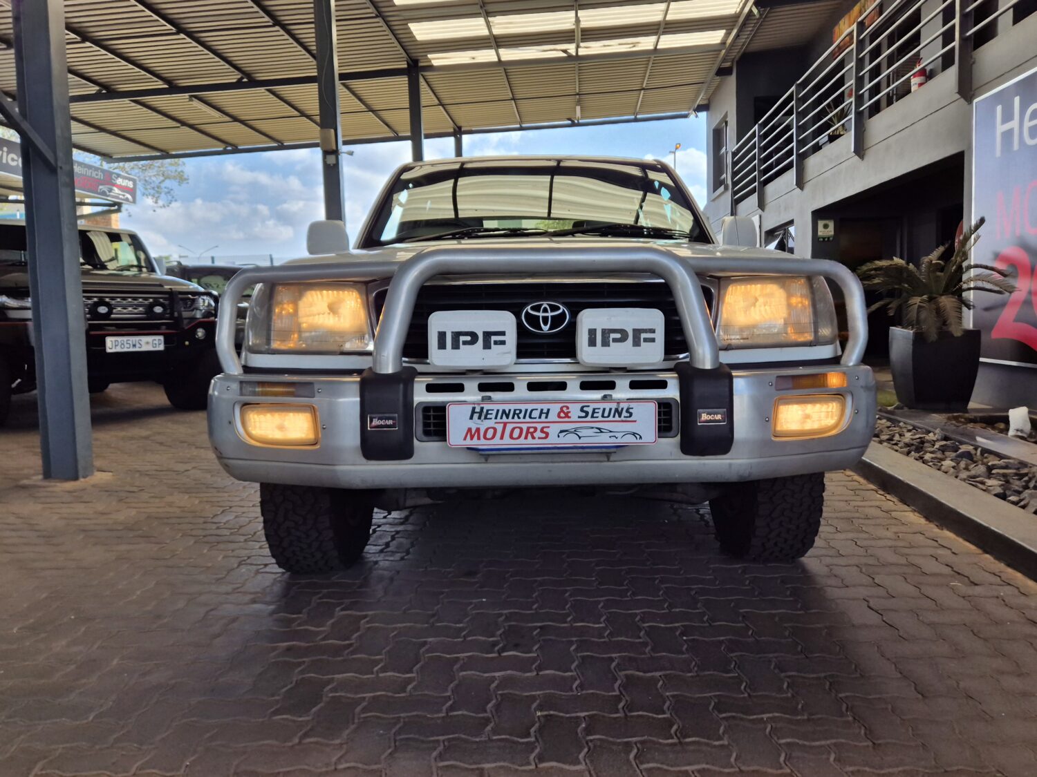 Toyota Land Cruiser 100 4.7 V8 VX Auto