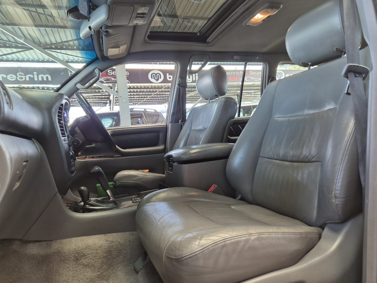 Toyota Land Cruiser 100 4.7 V8 VX Auto