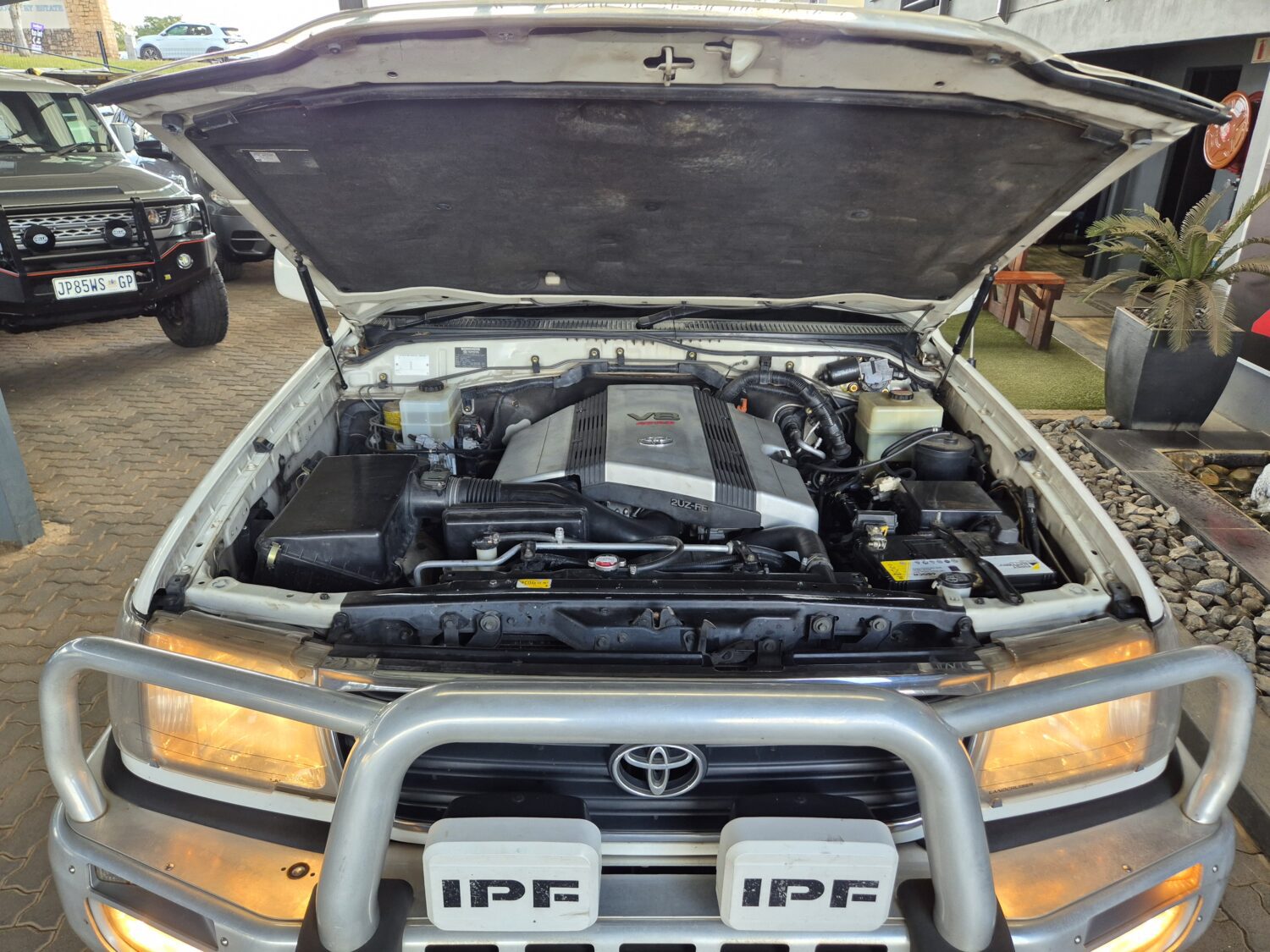 Toyota Land Cruiser 100 4.7 V8 VX Auto