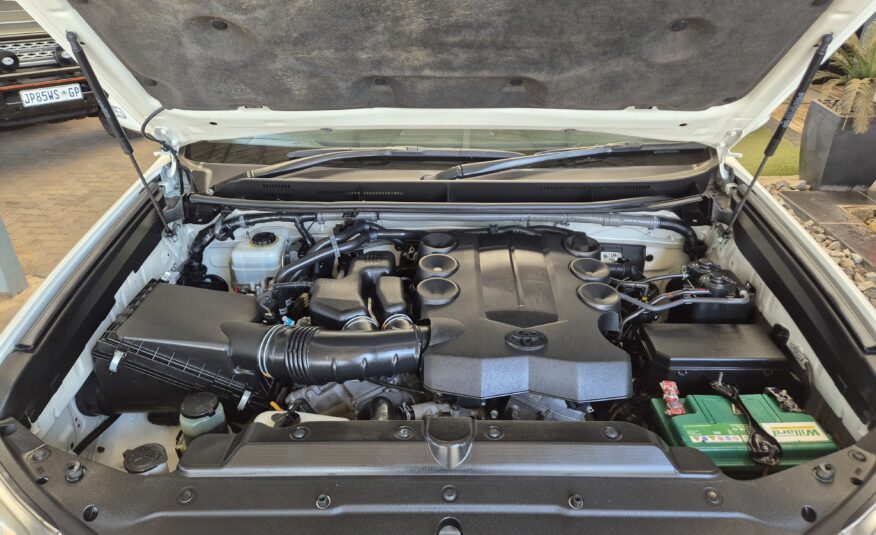 Toyota Land Cruiser Prado 4.0 VX Auto