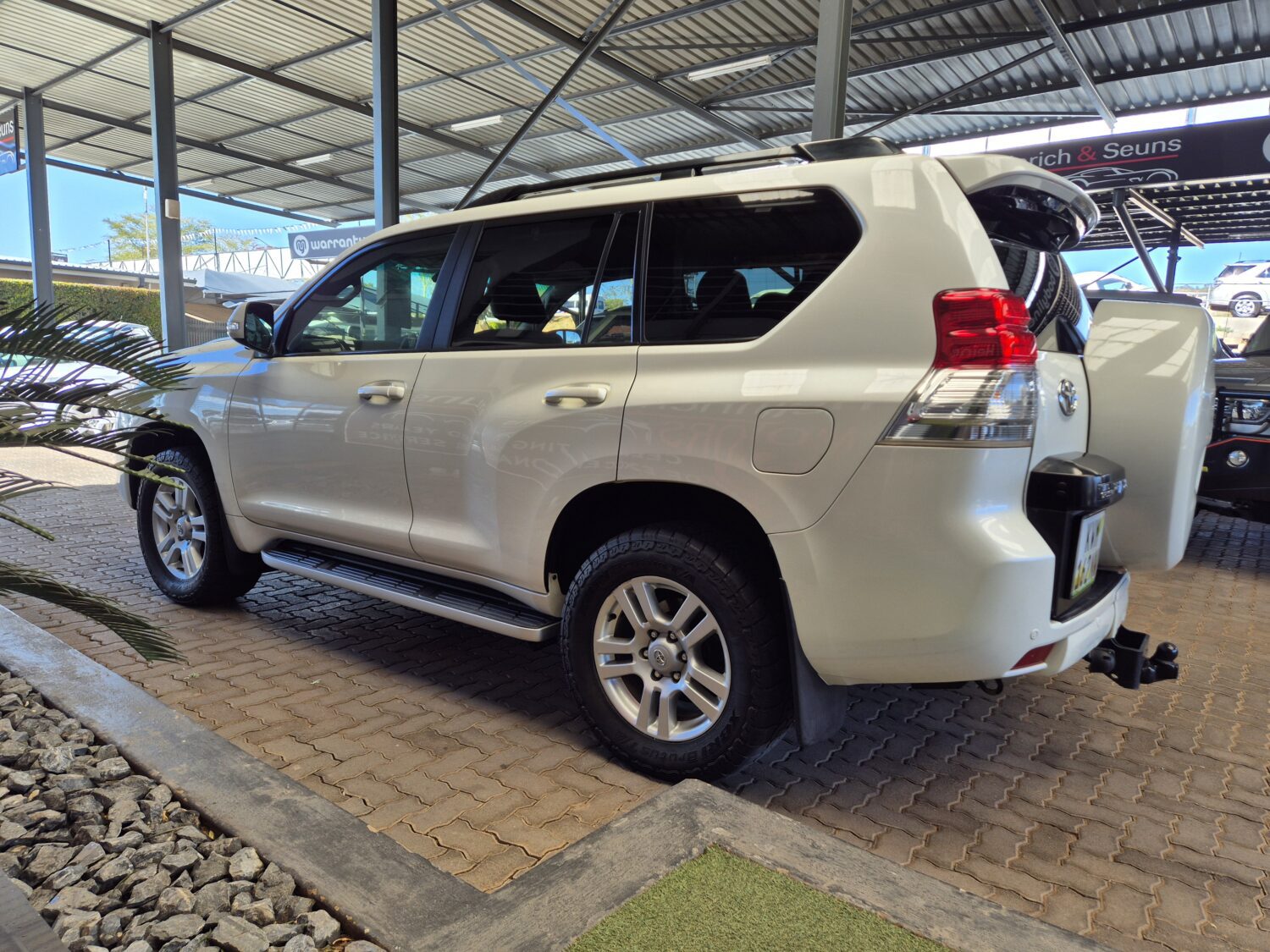 Toyota Land Cruiser Prado 4.0 VX Auto