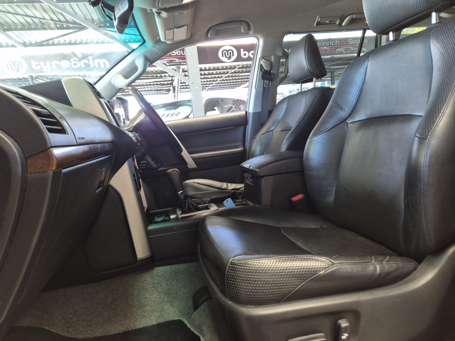 Toyota Land Cruiser Prado 4.0 VX Auto