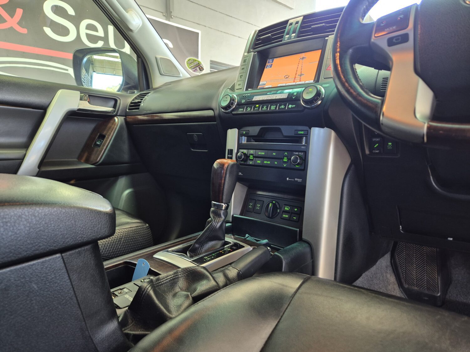 Toyota Land Cruiser Prado 4.0 VX Auto