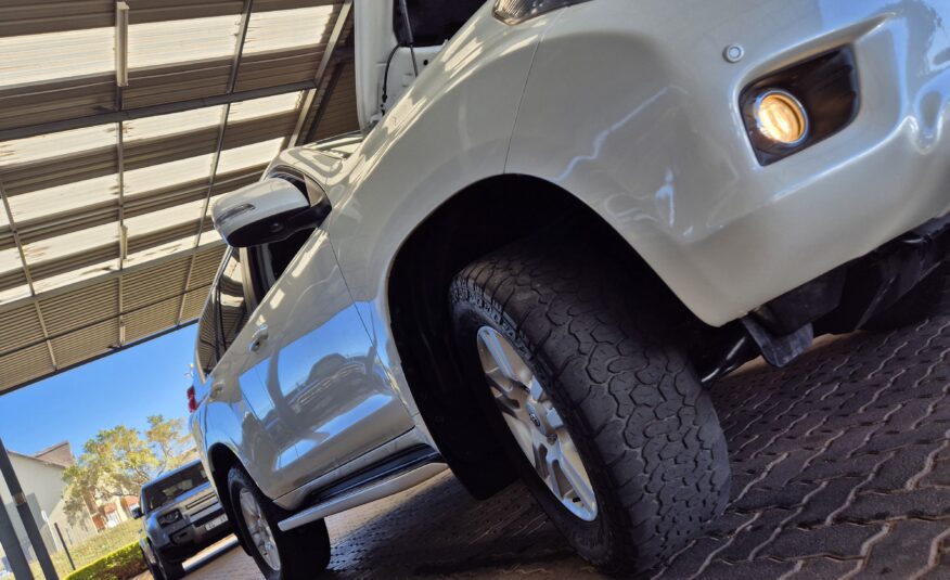Toyota Land Cruiser Prado 4.0 VX Auto