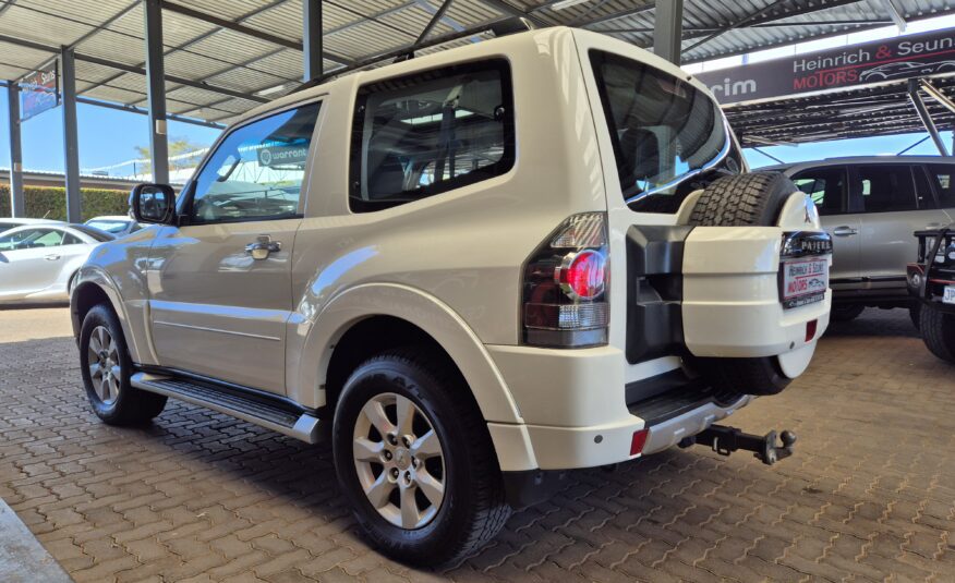 Mitsubishi Pajero 3-Door 3.8 GLS Auto