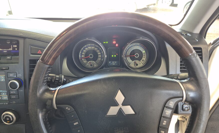 Mitsubishi Pajero 3-Door 3.8 GLS Auto