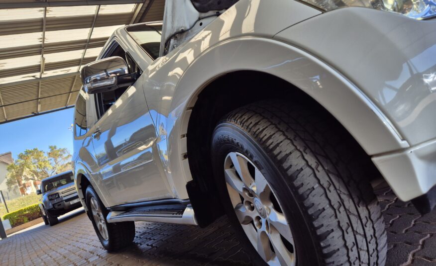 Mitsubishi Pajero 3-Door 3.8 GLS Auto